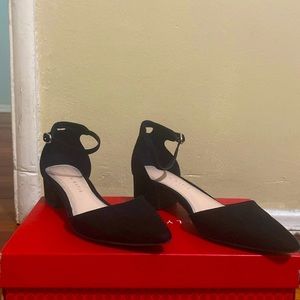 Kelly & Kate Size 6 Black suede strappy low-heel shoes